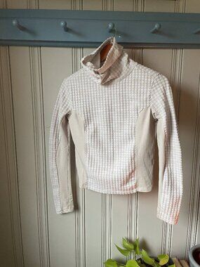 Nike Pro Textured Turtleneck Pullover Cream Women’s Small Athletic Top